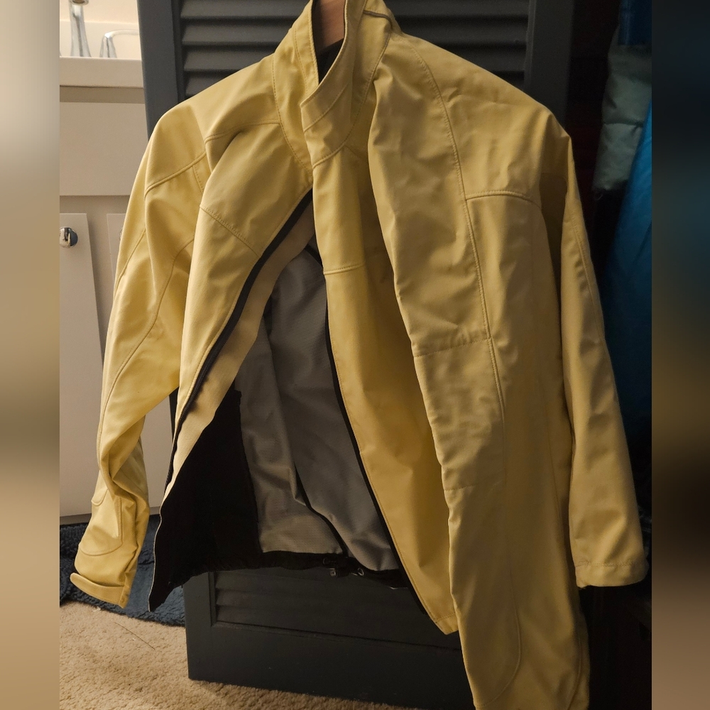 Yellow Jacket